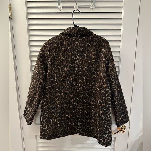Tahari Leopard Coat - Picture 3 of 6